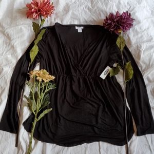 Old Navy Maternity nursing top NWT!